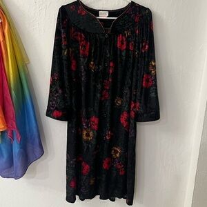 Simply Basic Crushed Velvet Floral Print Snap Front Duster Robe House Dress L